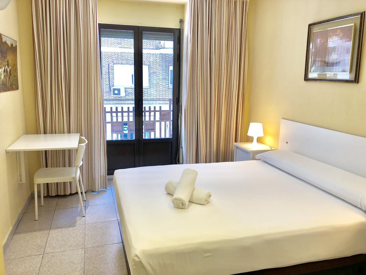 Hostal Arriaza Madrid Dış mekan fotoğraf