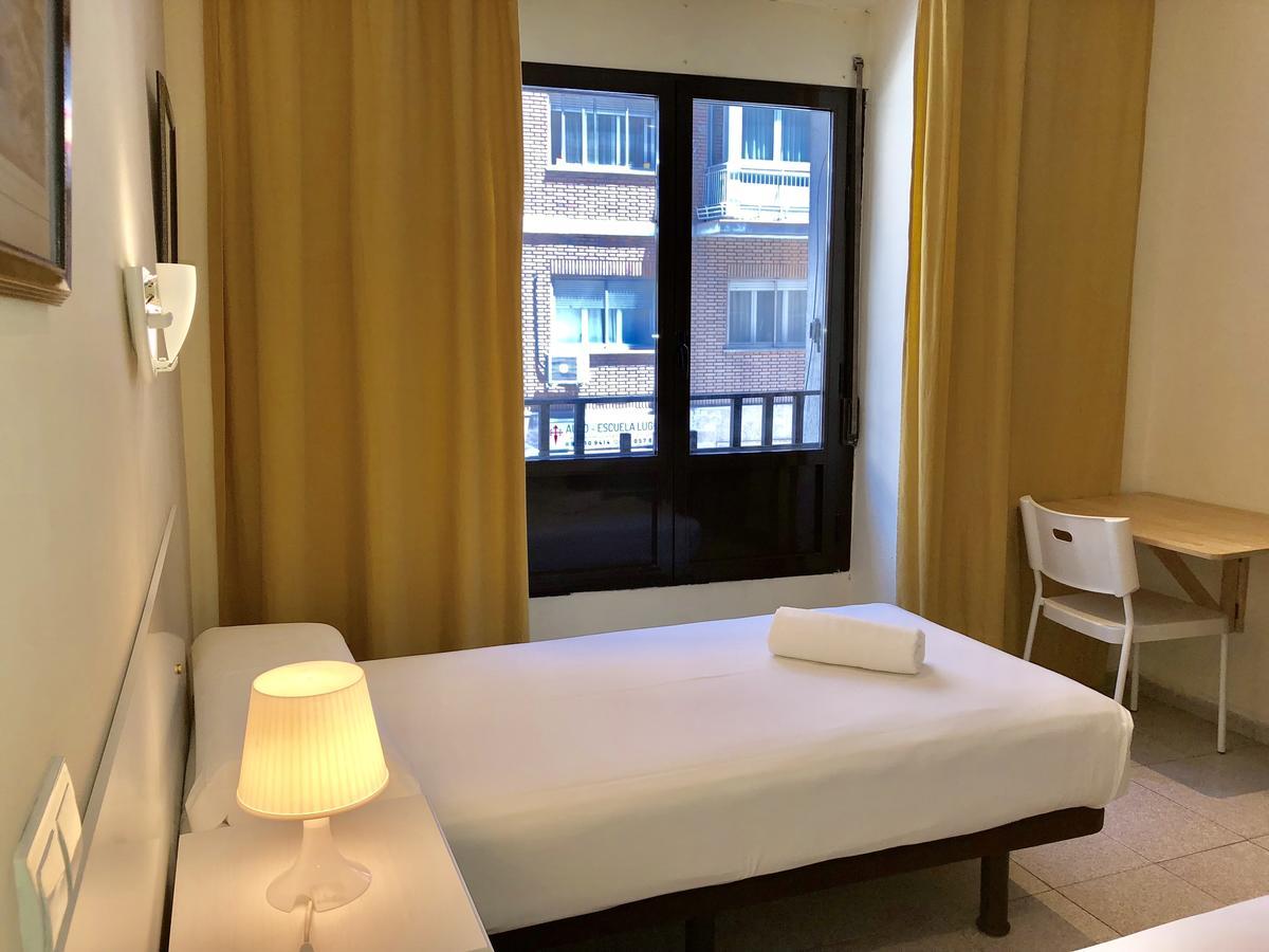 Hostal Arriaza Madrid Dış mekan fotoğraf