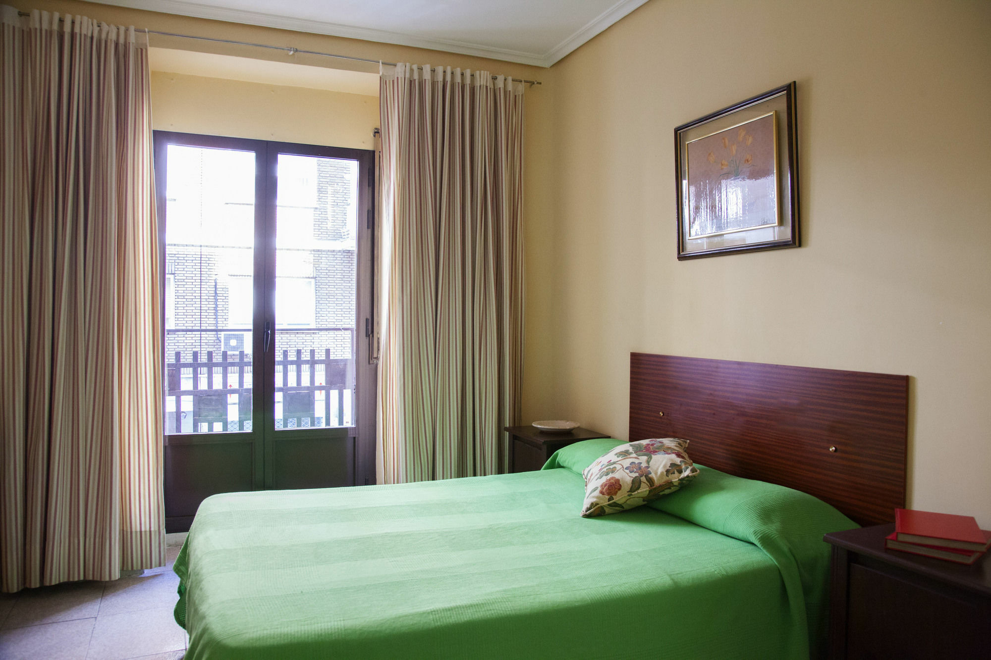Hostal Arriaza Madrid Dış mekan fotoğraf